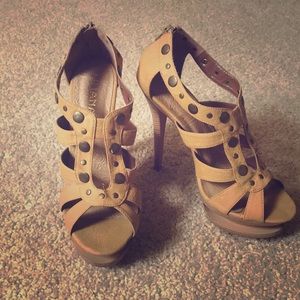 Lilain tan heels